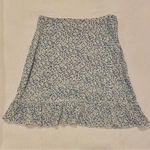 White and blue floral Brandy Melville skirt